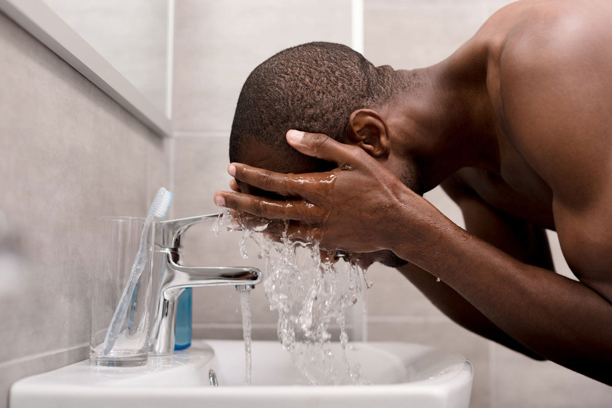 3 Reasons Why You Need A Good Facial Cleanser In Your Daily Skin Care Routine
