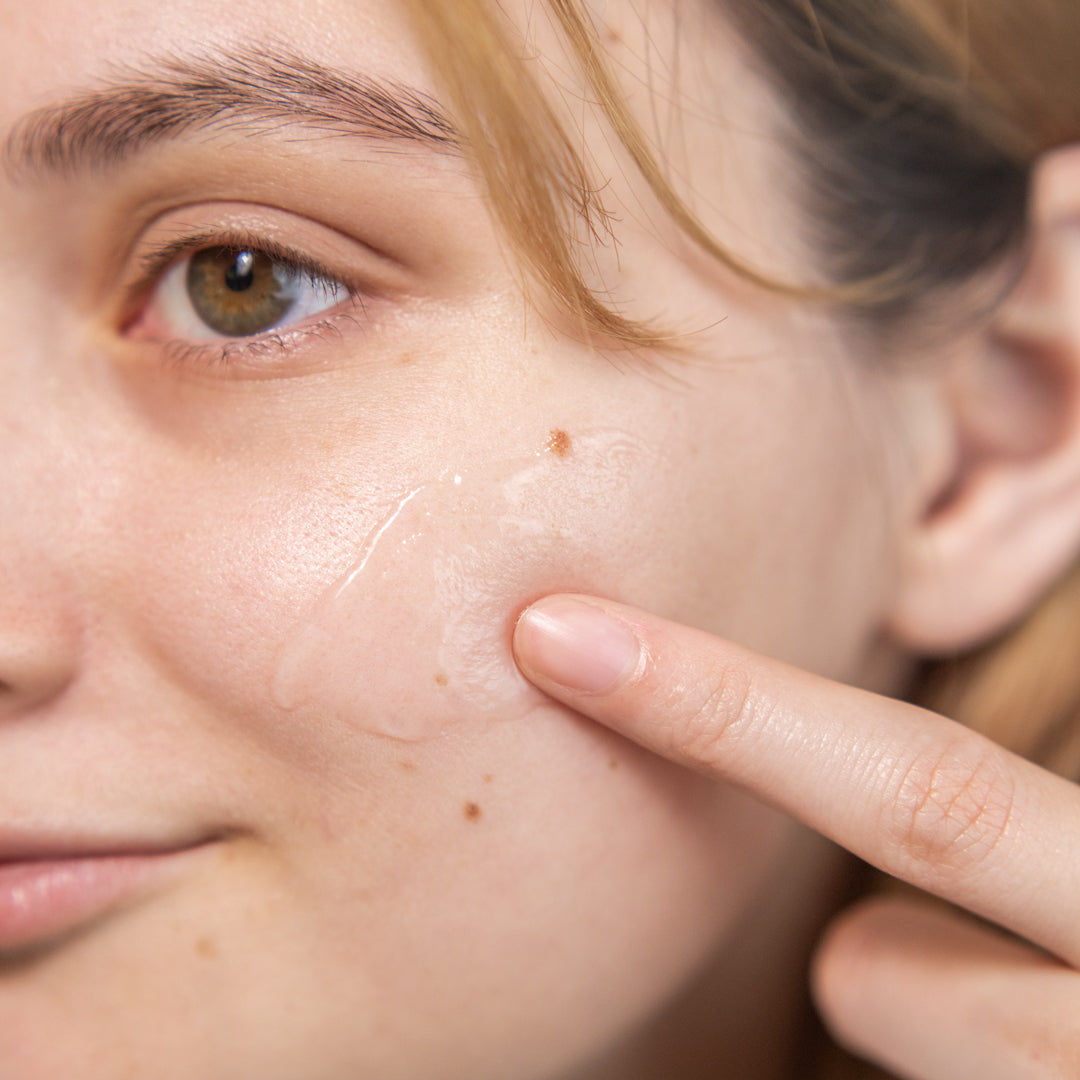 Scar gel for surgical scar revision procedures