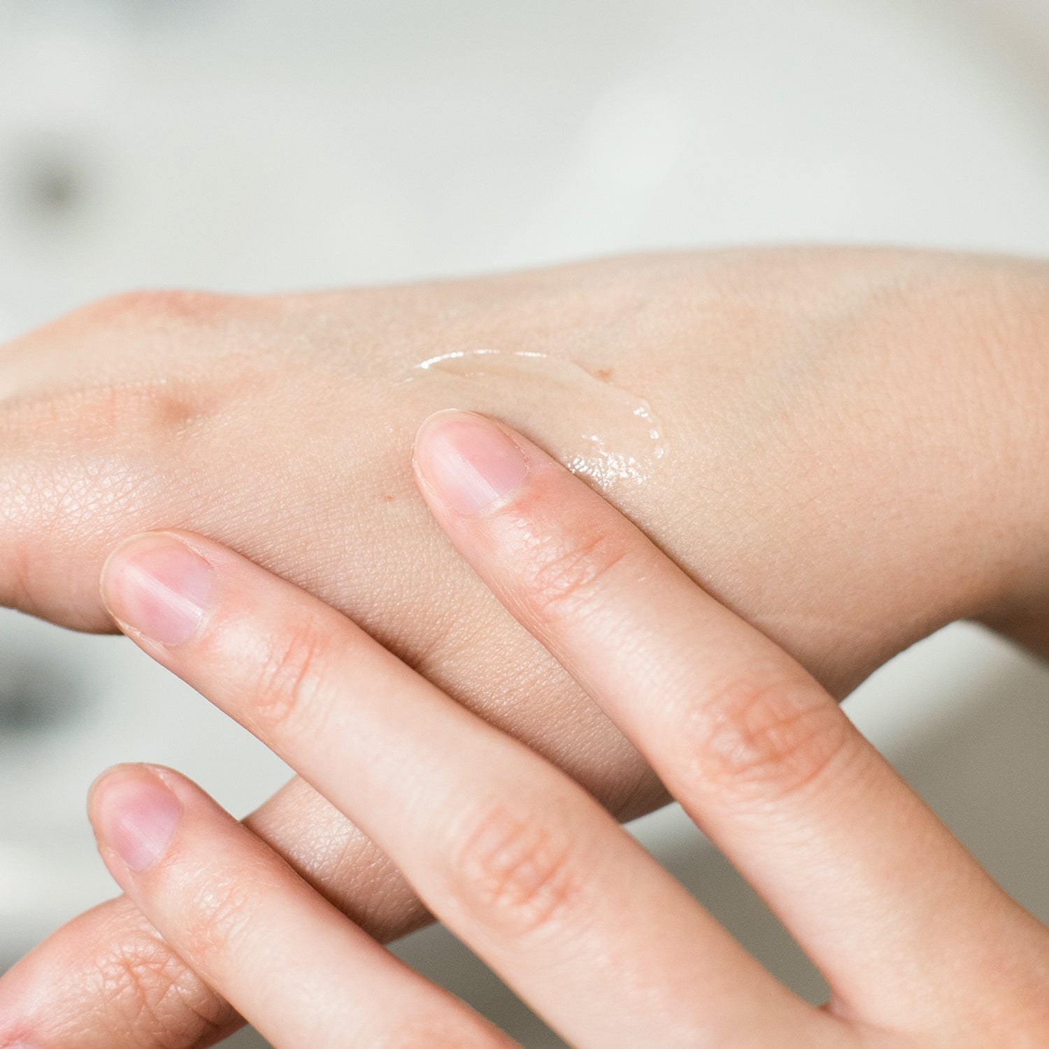 Silicone Scar Gel vs. Scar Oil: Which Scar Treatment Works Best?