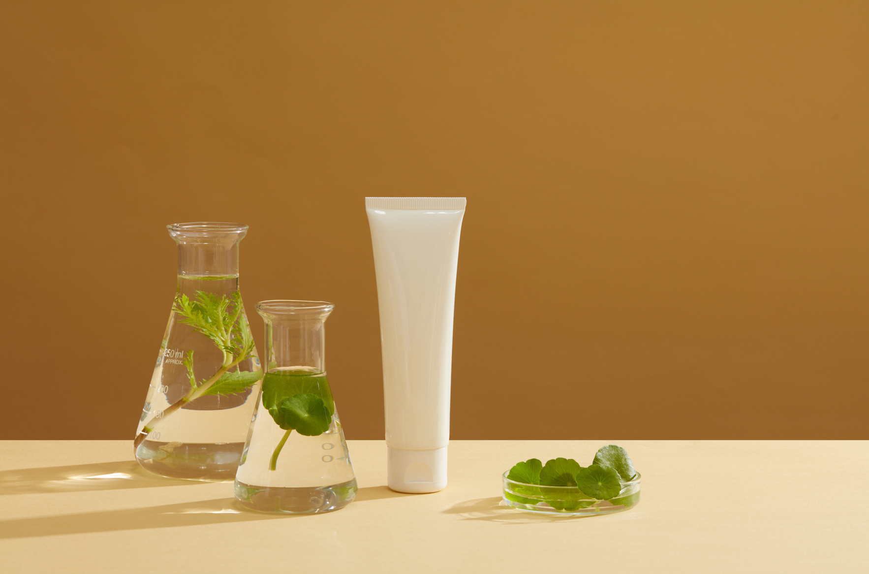 Humectants vs Emollients: The Types of Moisturizing Skincare Products || humectants vs emollients, humectant examples, how do emollients work