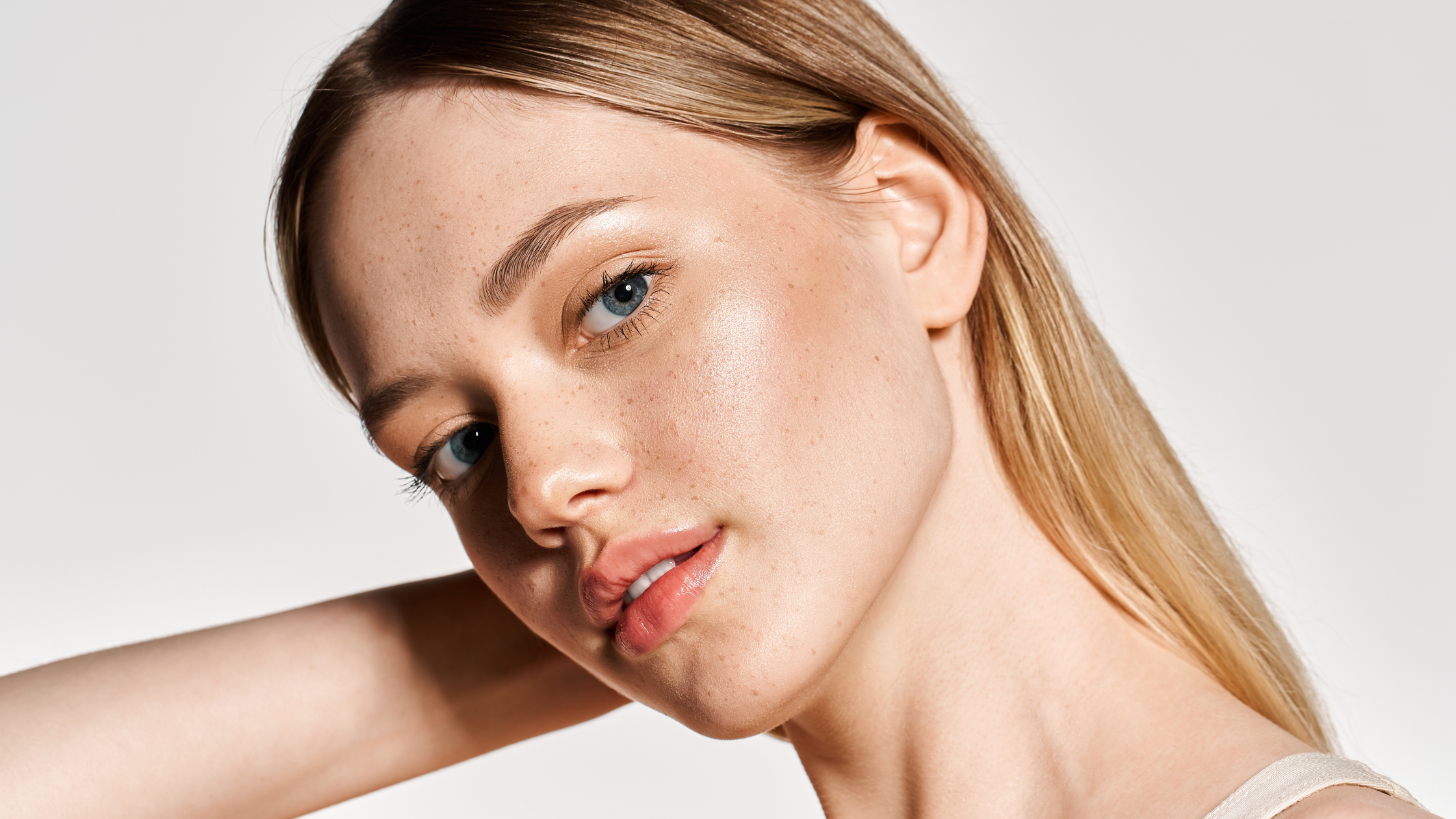 Tretinoin vs. Retinol: Which Vitamin A Powerhouse Is Right for Your Skin?