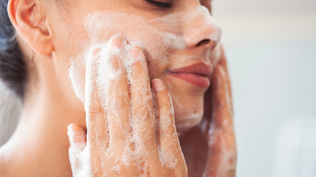 How Cleansing Affects the Skin Barrier