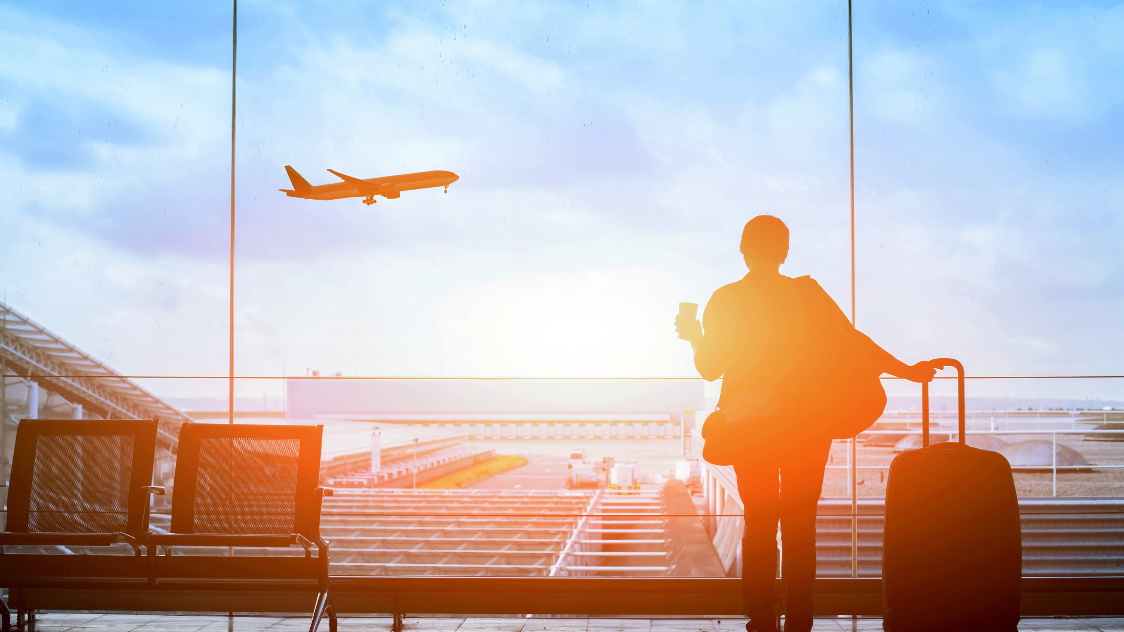 Travel-Friendly Skincare: Why a Skin Recovery Cream Belongs in Your Carry-On