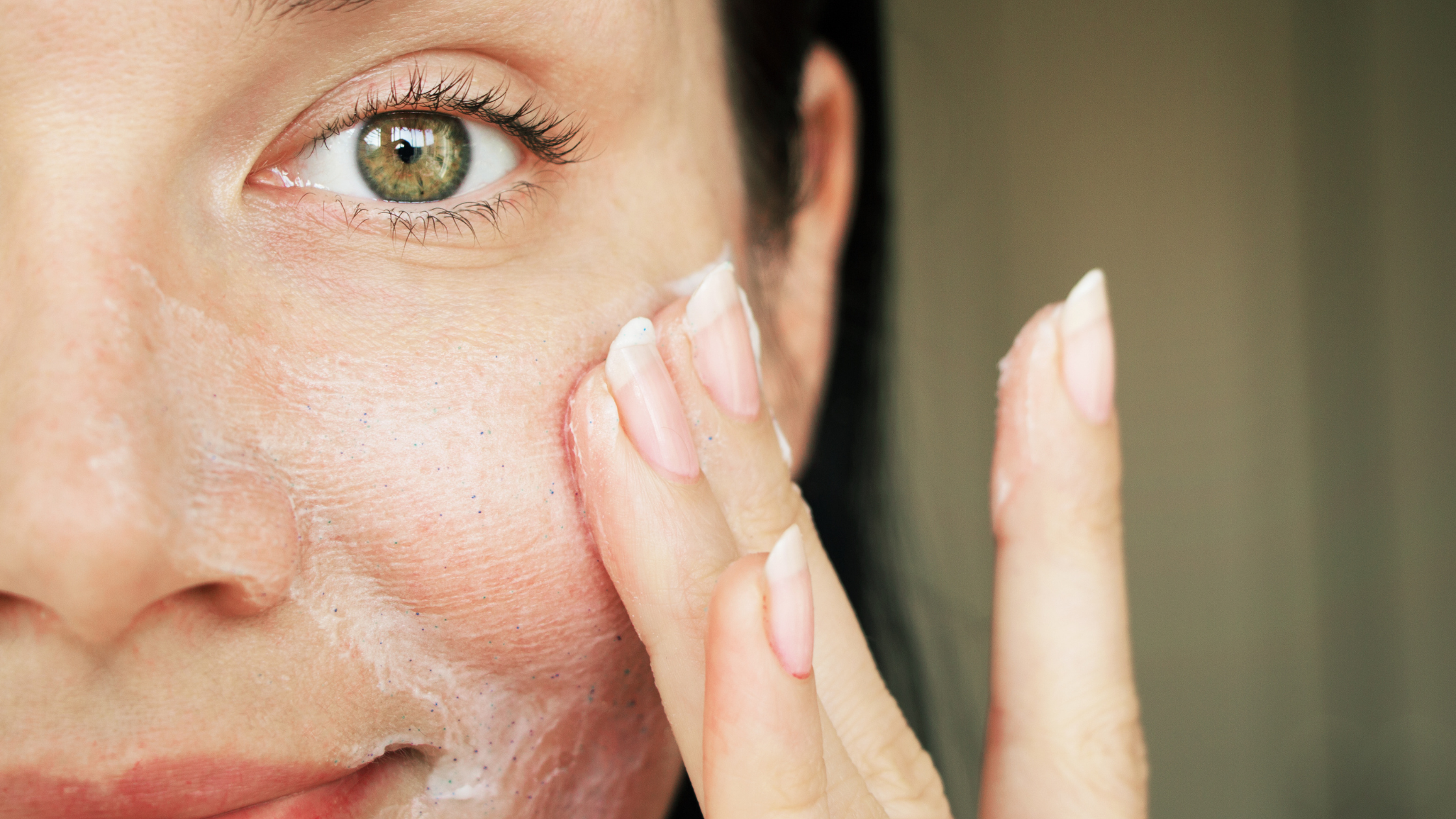 What’s the Difference Between Dry Skin and Dehydrated Skin?