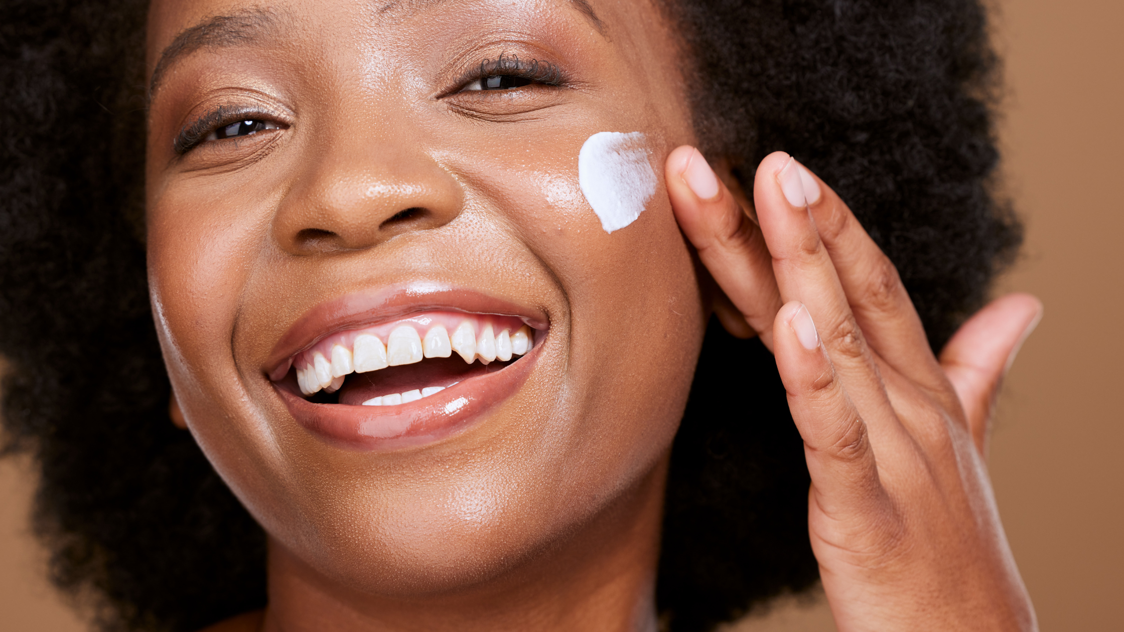 What Are the Benefits of Zinc Oxide Sunscreen? Why Mineral SPF Is Ideal for Daily Use